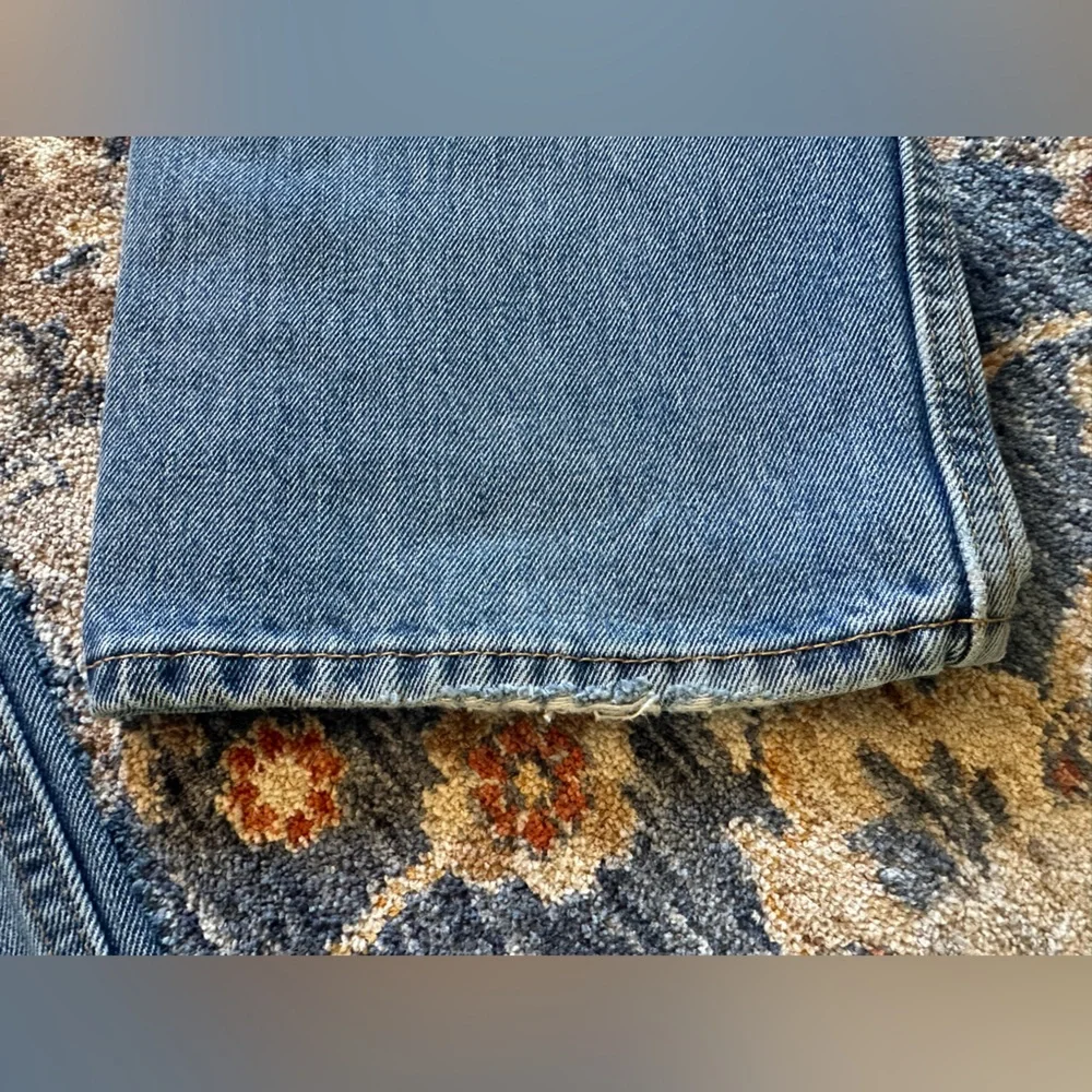 Levis 505 size 36 x 32 blank tab medium wash